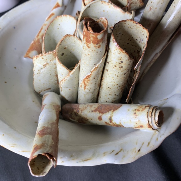 Handmade signed pottery ikebana decorative vase - Picture 8 of 17